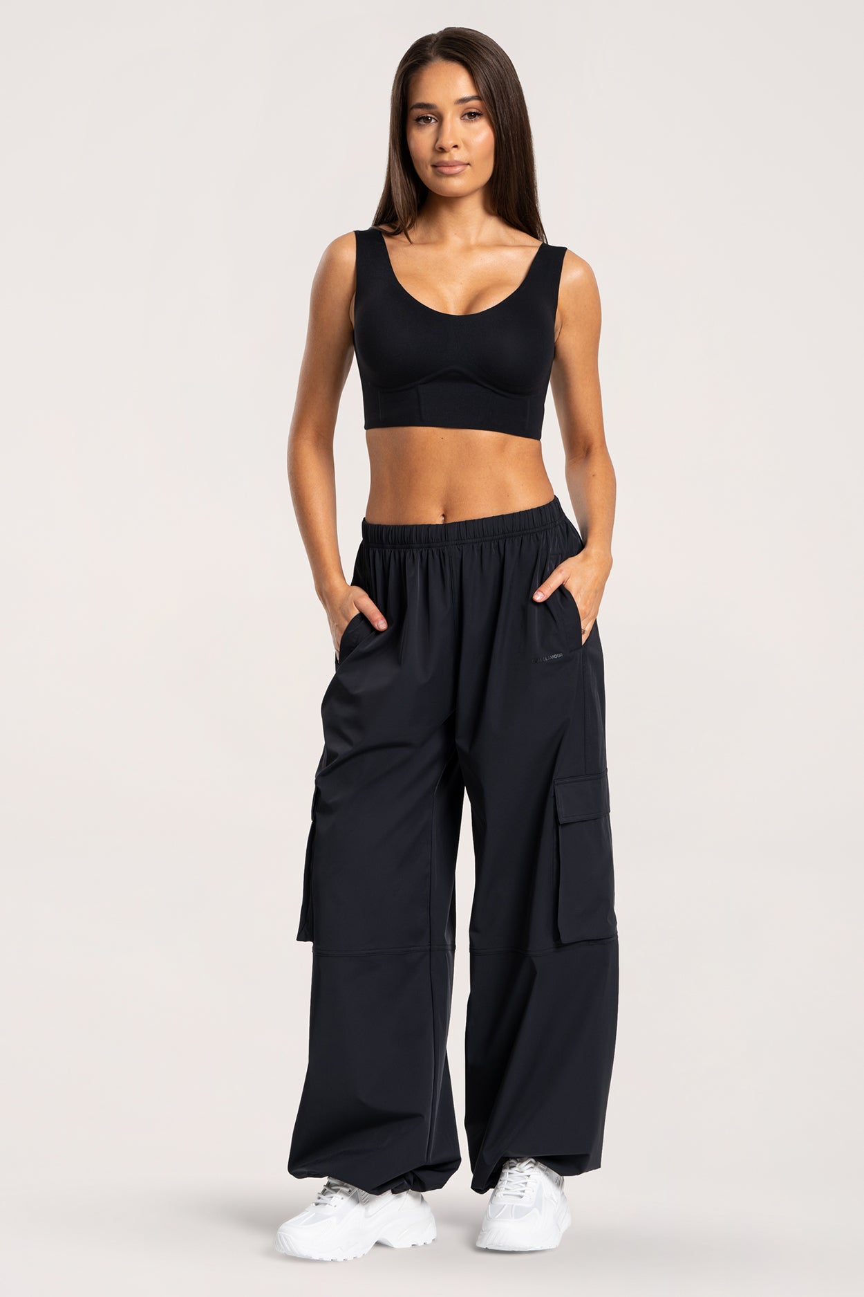 Nohavice cargo UN1FORM black