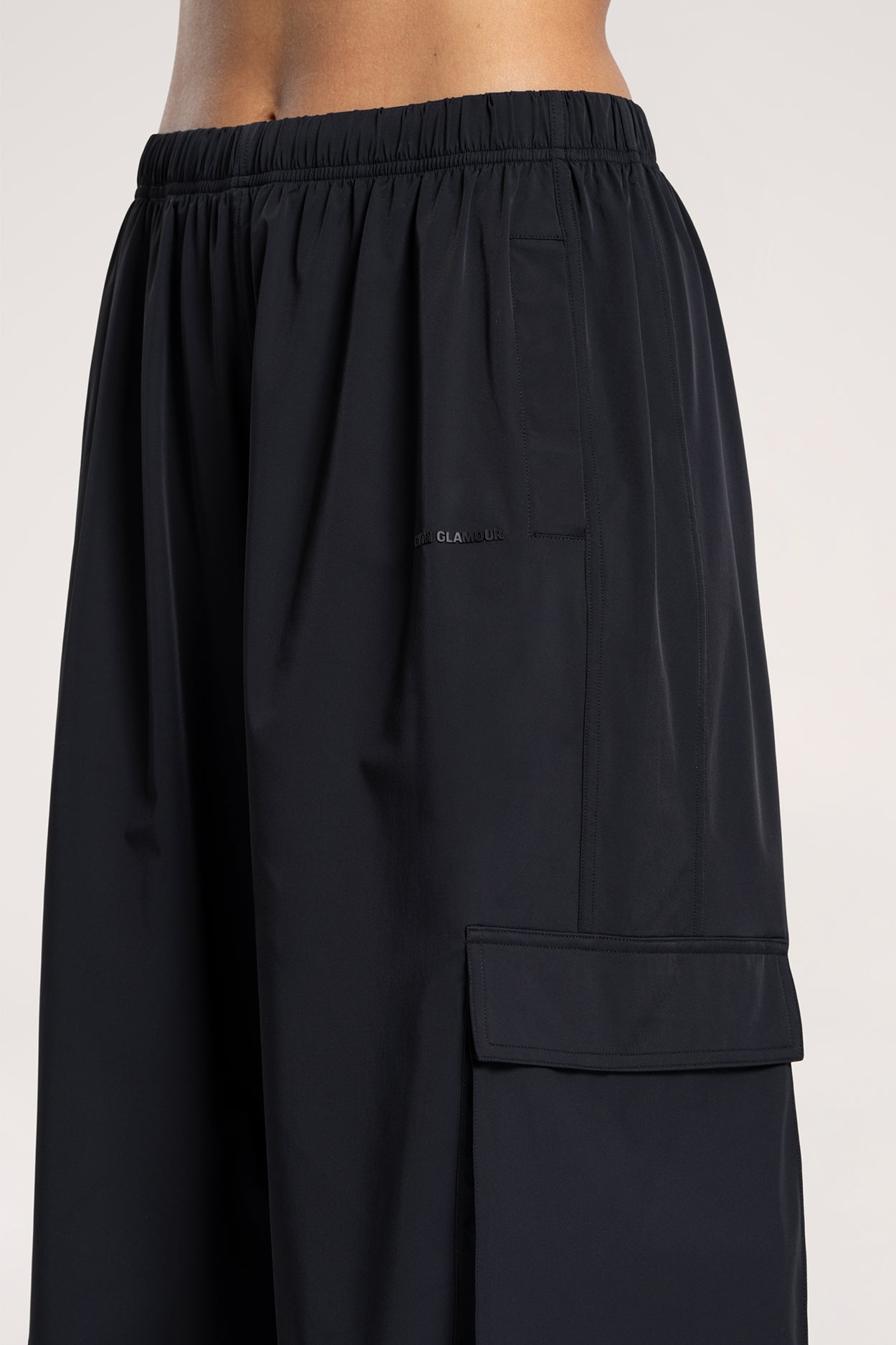 Nohavice cargo UN1FORM black