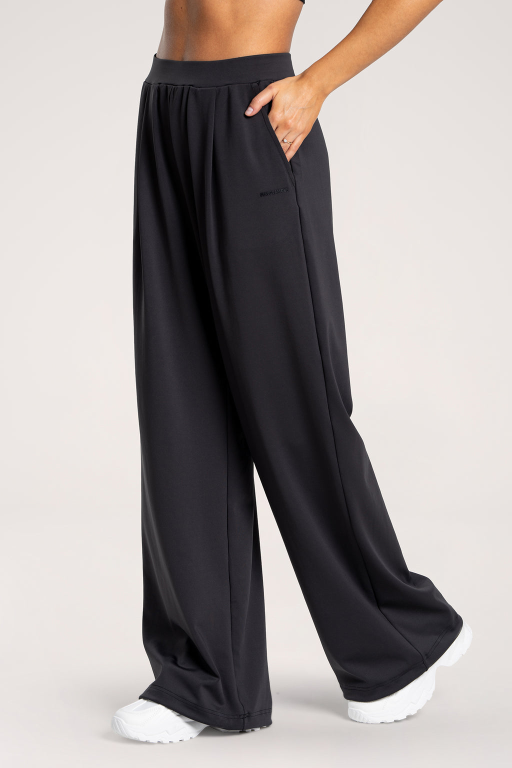 Nohavice wide UN1FORM black