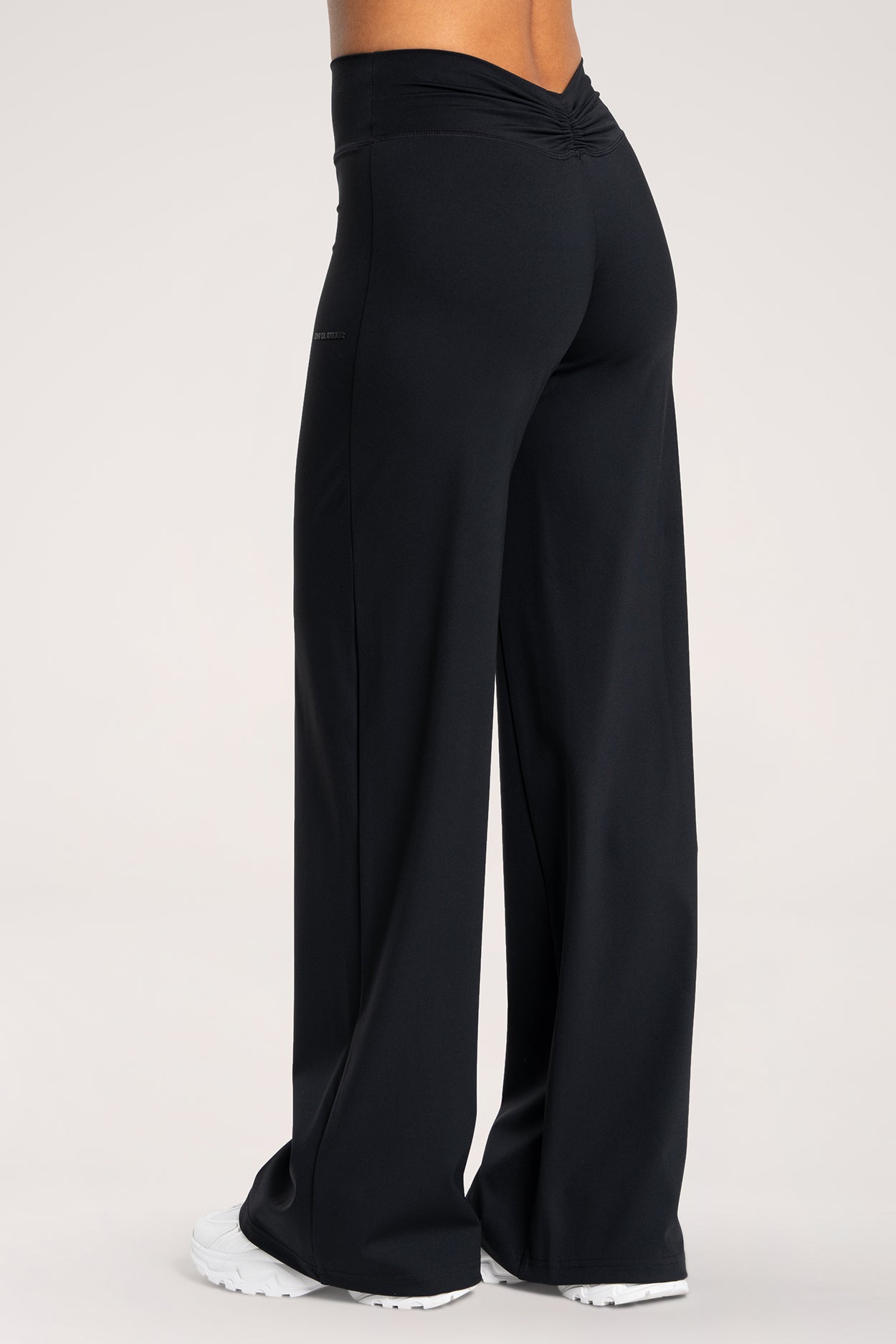 Nohavice booty tie UN1FORM black