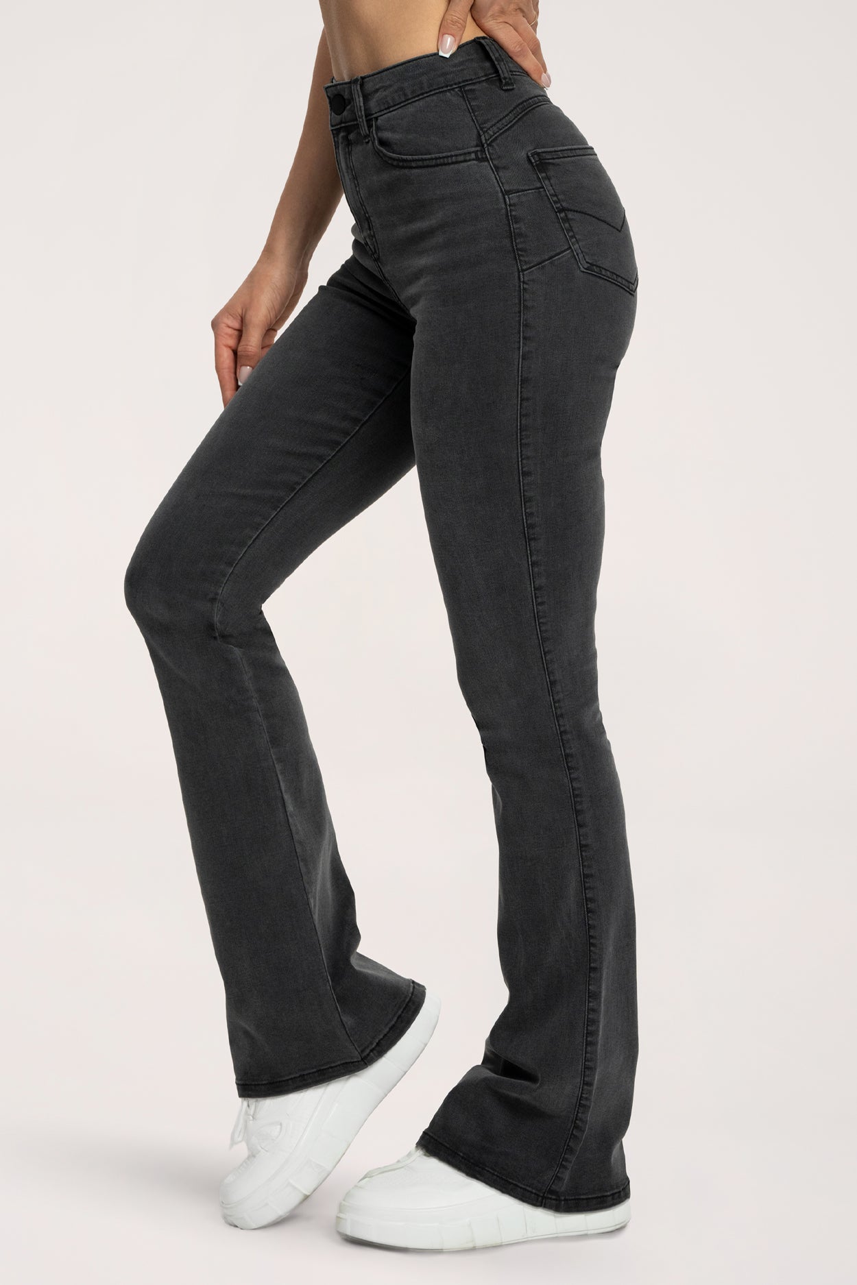 Džínsy zvony  long perfect slim black