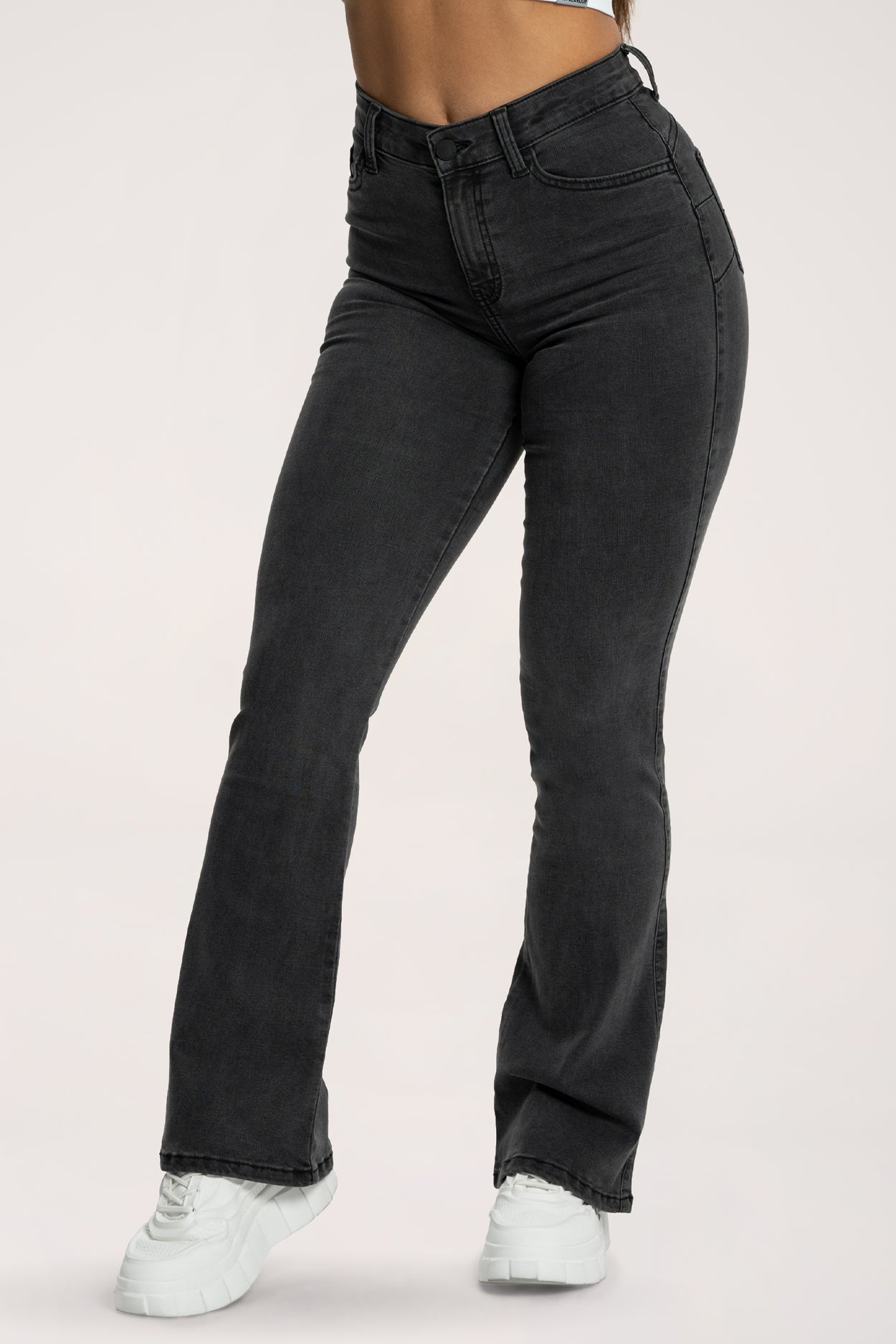 Džínsy zvony perfect slim black