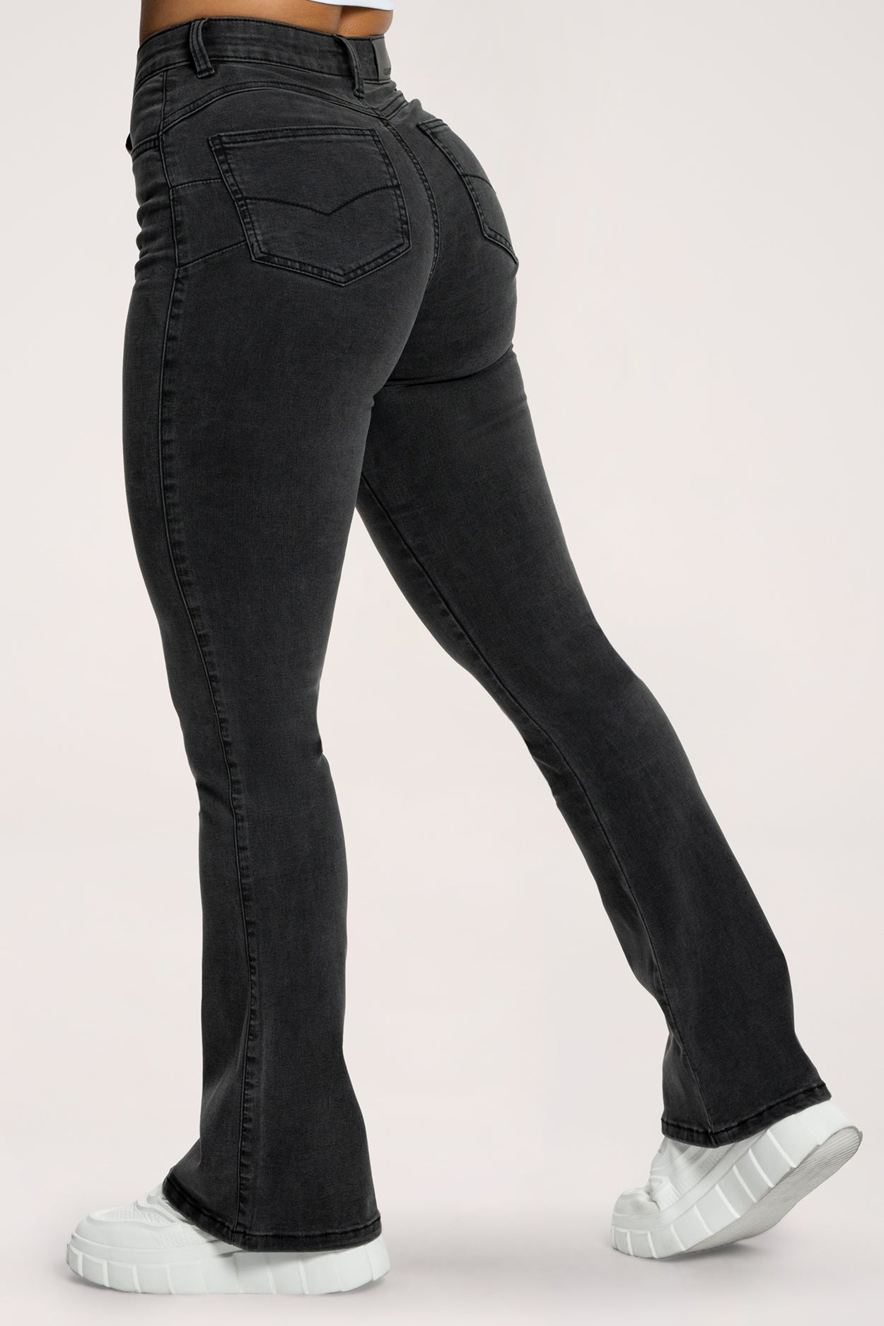 Džínsy zvony perfect slim black