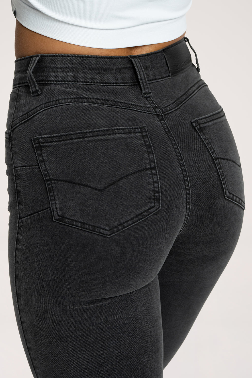 Džínsy zvony perfect slim black