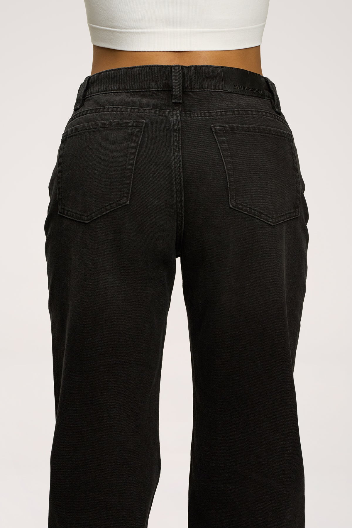 Džínsy wide relaxed black