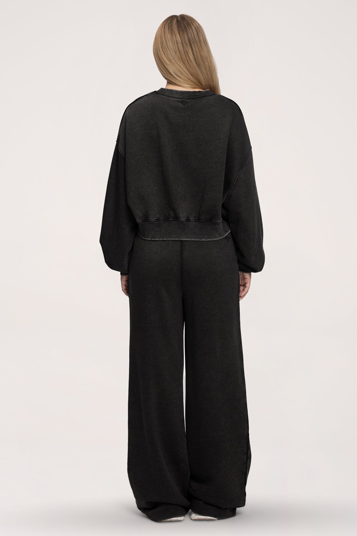 Tepláky s rovnou nohavicou Easy black