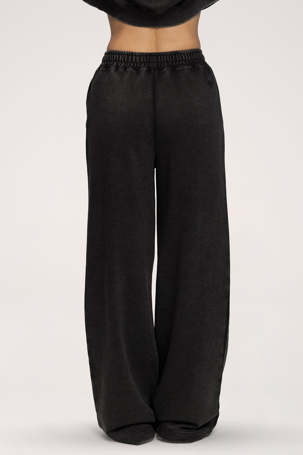 Tepláky s rovnou nohavicou Easy black