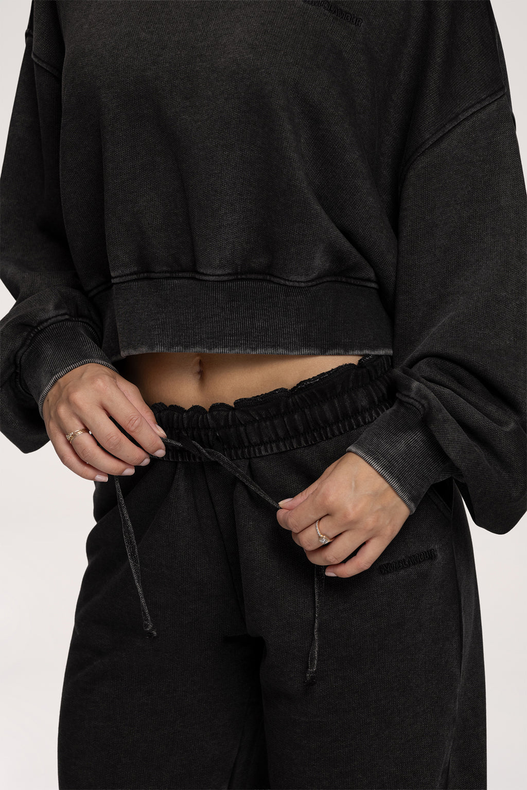 Tepláky s rovnou nohavicou Easy black