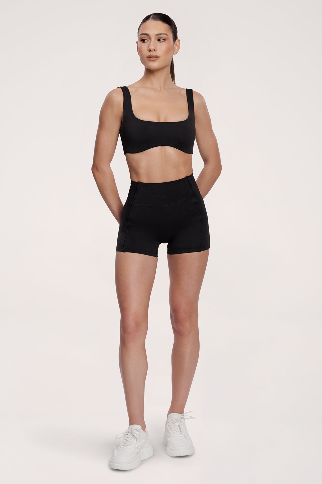 Šortky pilates era black