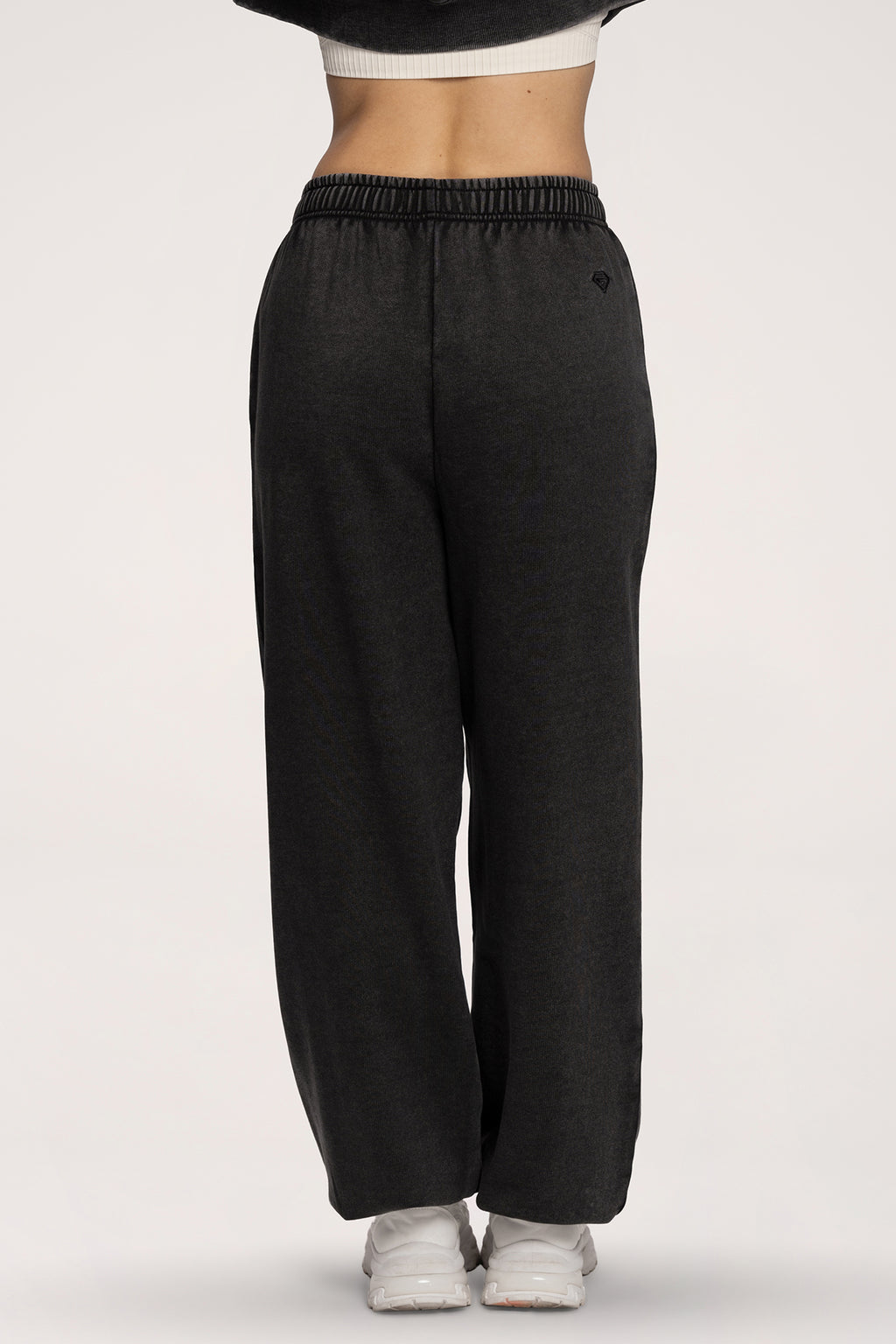 Tepláky so sťahovacou gumou Easy black