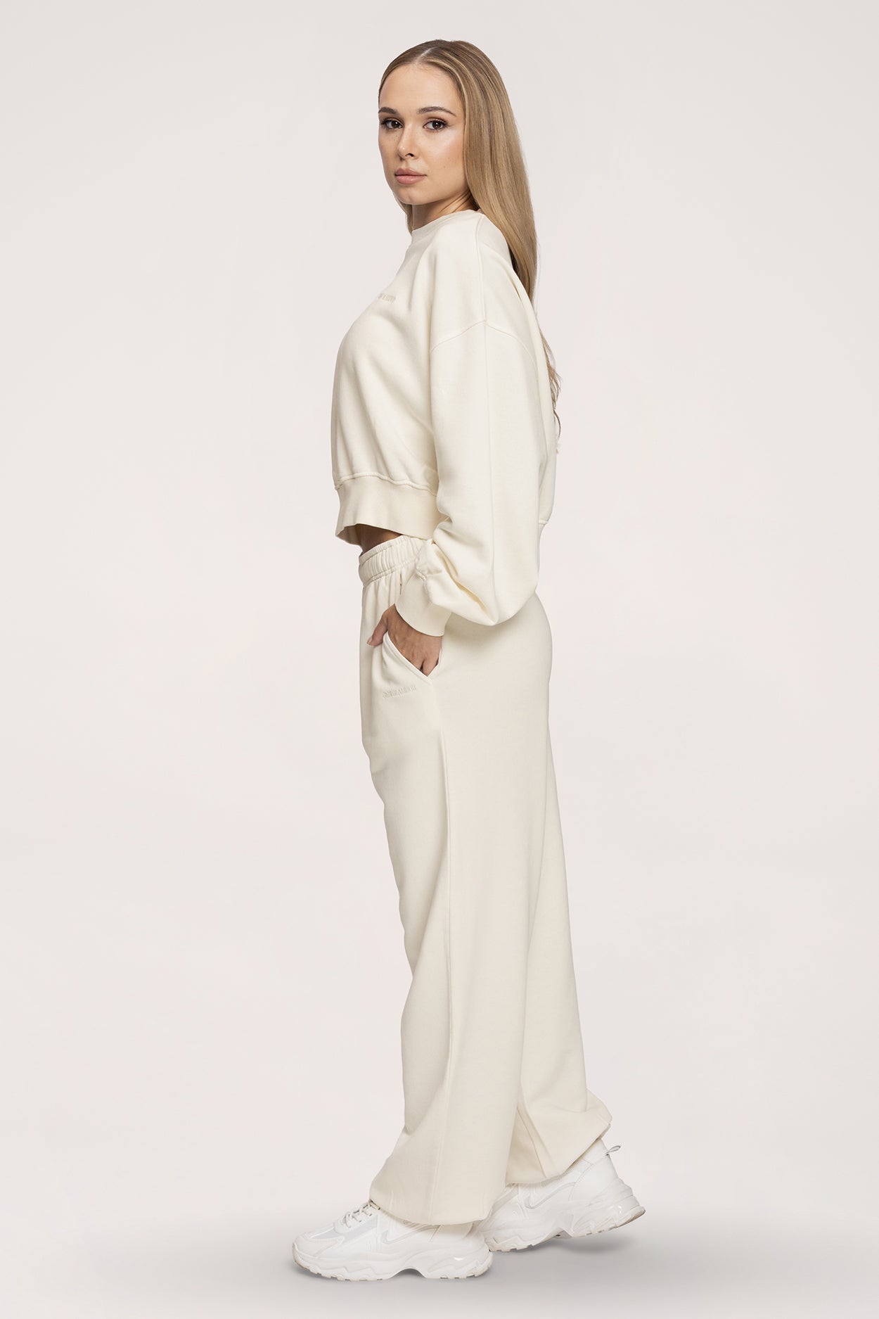 Tepláky so sťahovacou gumou Easy off white
