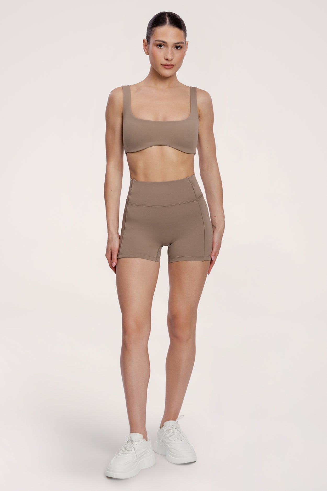 Šortky pilates era warm beige