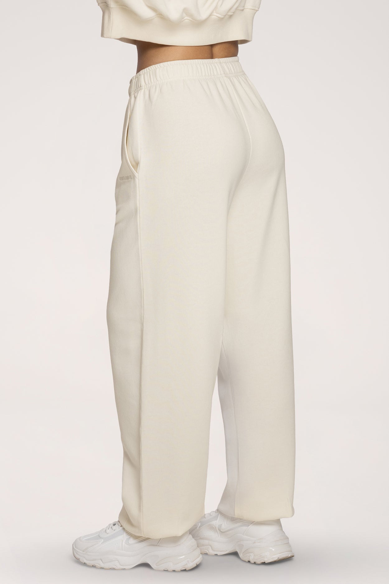 Tepláky so sťahovacou gumou Easy off white