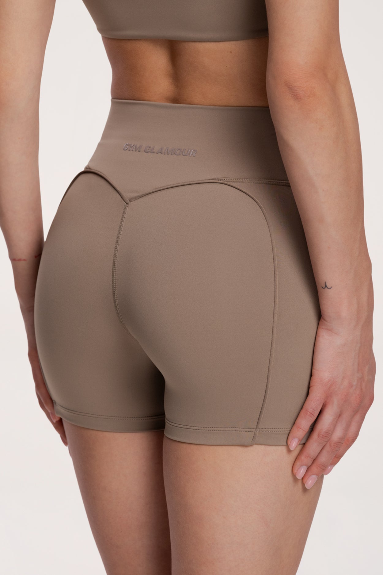 Šortky pilates era warm beige