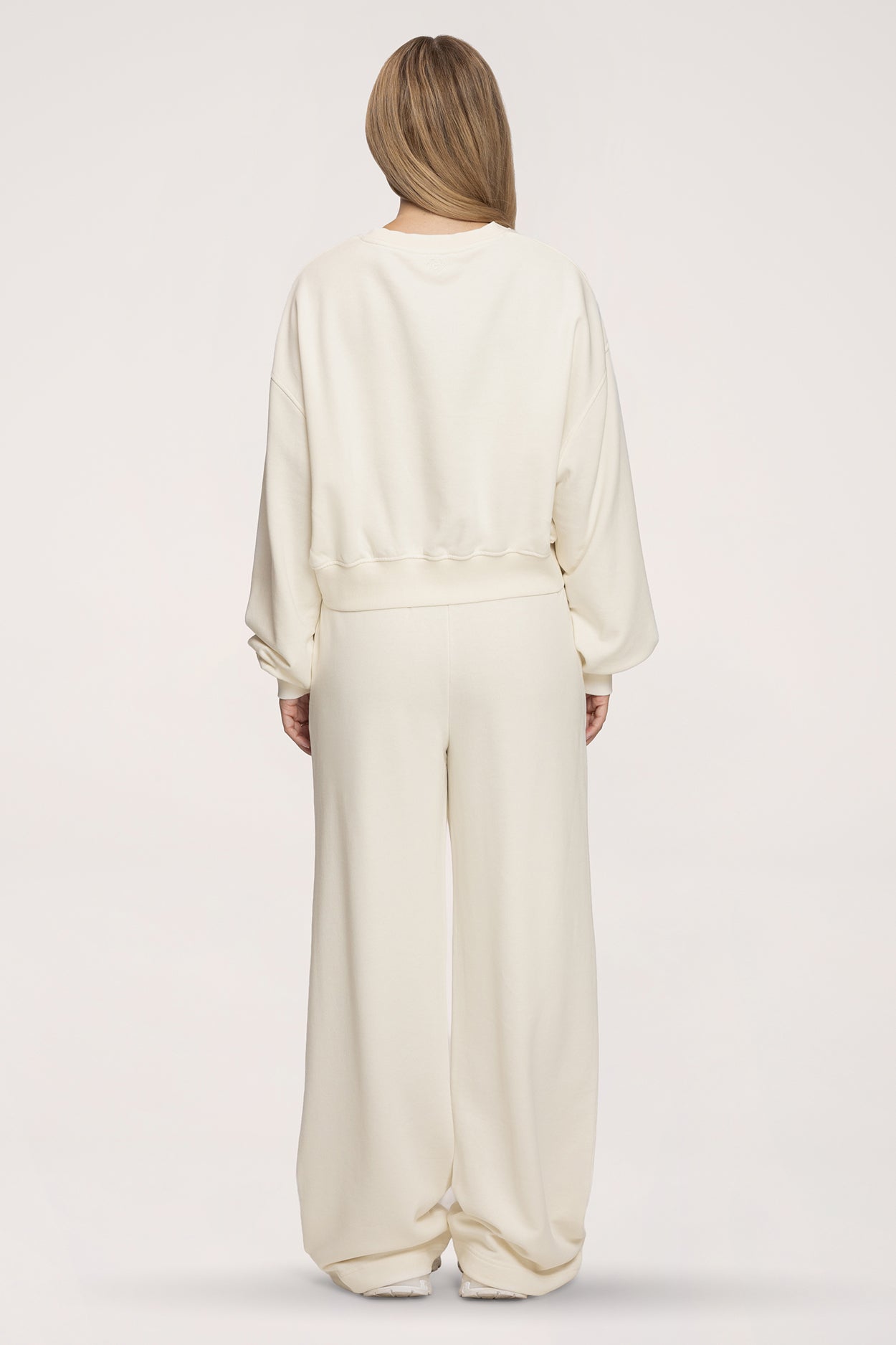 Tepláky s rovnou nohavicou Easy off white