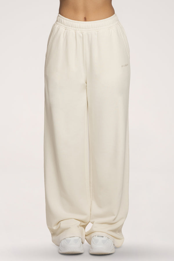 Tepláky s rovnou nohavicou Easy off white