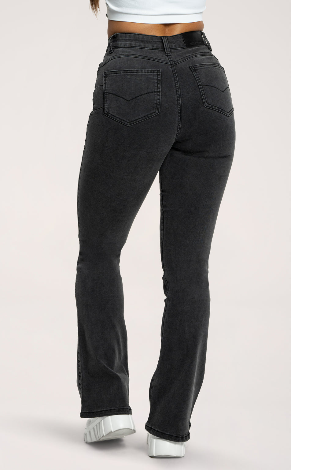 Jeansy dzwony perfect slim black