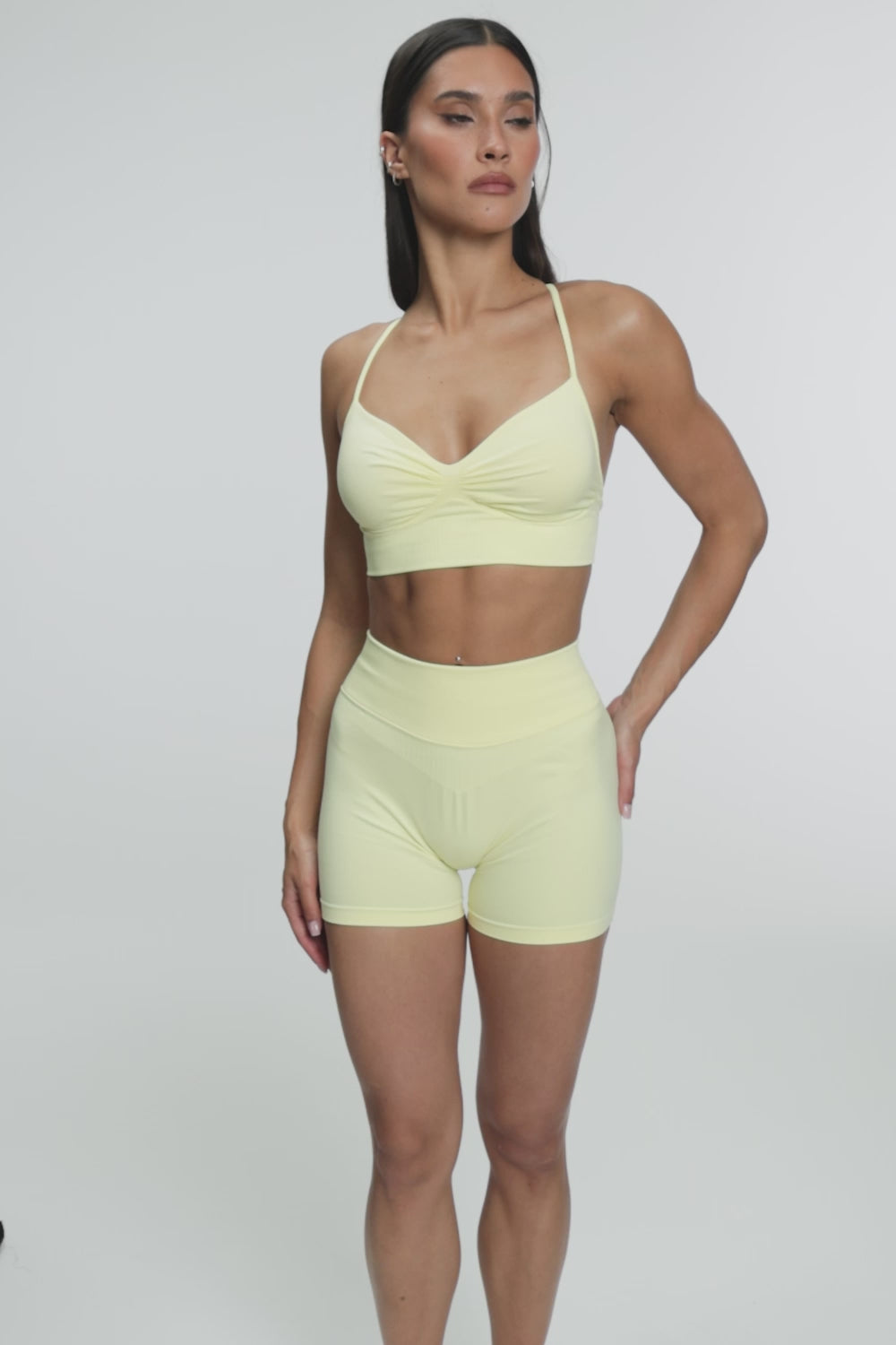 Šortky lift butter yellow