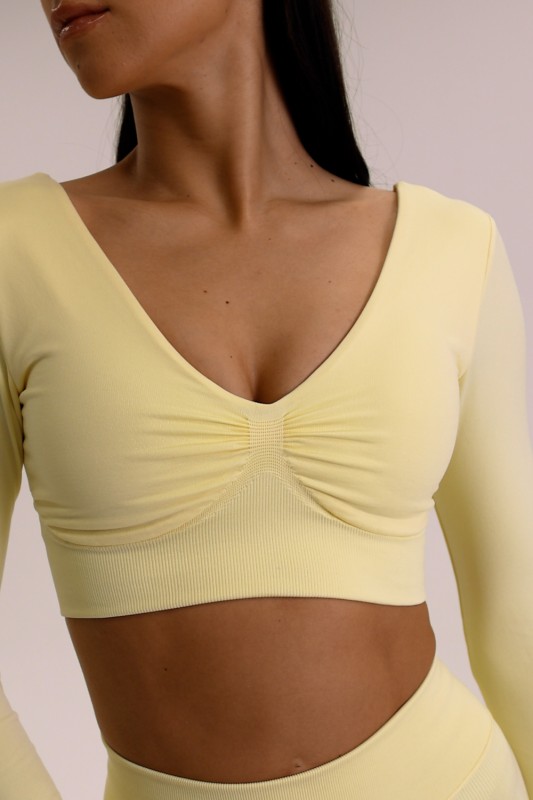 https://gymglamour.com/upload/video/BUTTER_YELLOW_LONGSLEEVE.mp4